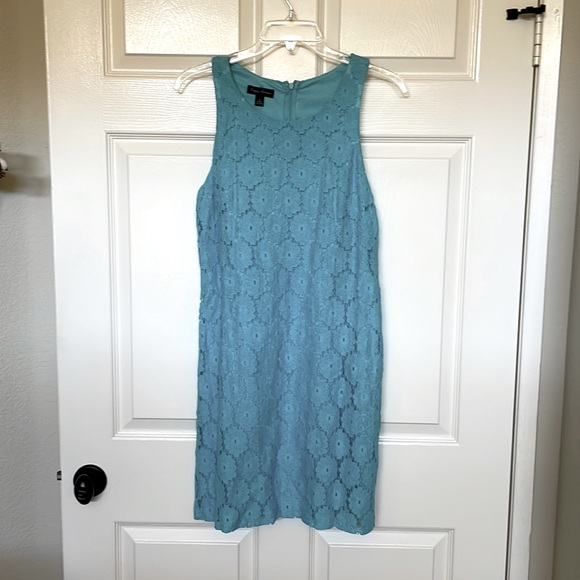 Light blue sleeveless dress. - Picture 2 of 4